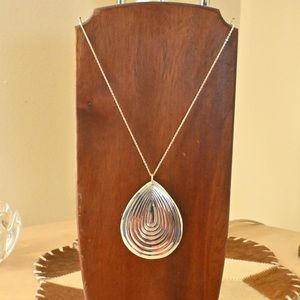 Sterling Silver teardrop pendant/necklace